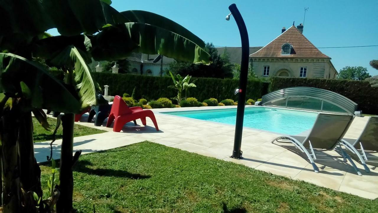 ホテル Le Domaine Des Papillons ボージュ・サン・ヴァリエ・エ・ピエールジョー エクステリア 写真